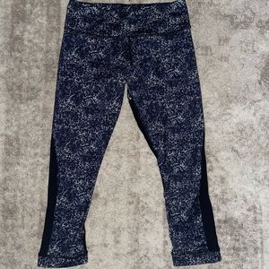 LULULEMON Women’s Cropped Leggings with Mesh Detail Size 4
